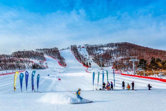 —2025年我国冰雪旅游发展特点开元棋牌热点观察 李宇：2024(图2)